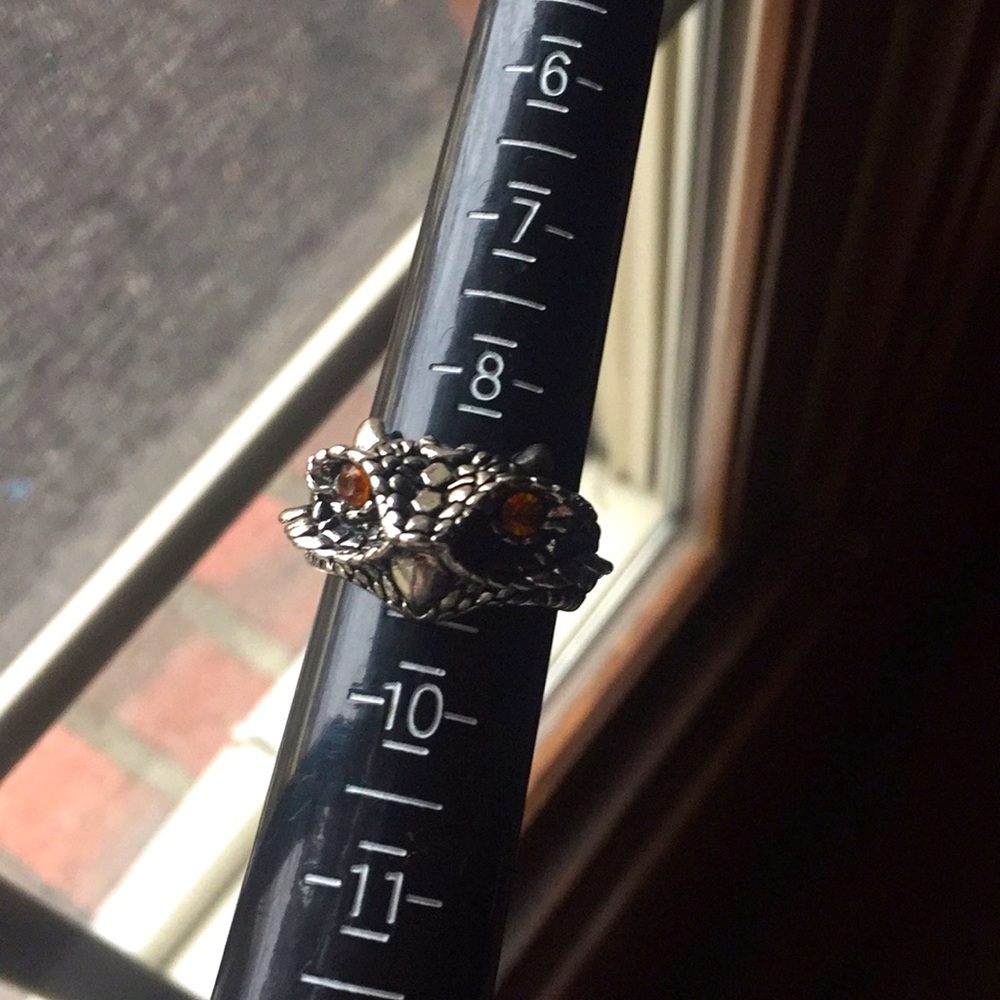 Pewter Dragonhead ring with crystal eyes size 9